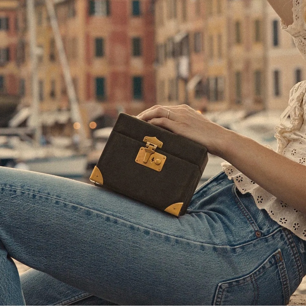 DOEN TESORO BAG -- OLIVE SUEDE BOX WITH PUSH LOCK & KEY CLUTCH